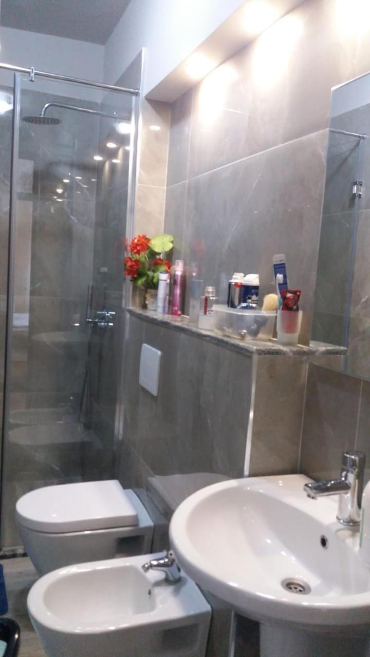 Luander Hotel Tirana Zimmer foto