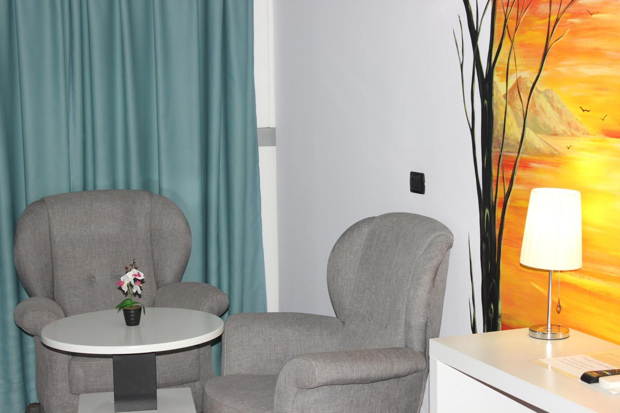 Luander Hotel Tirana Zimmer foto